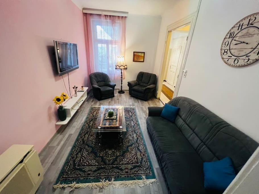 Szeged Apartment ภายนอก รูปภาพ