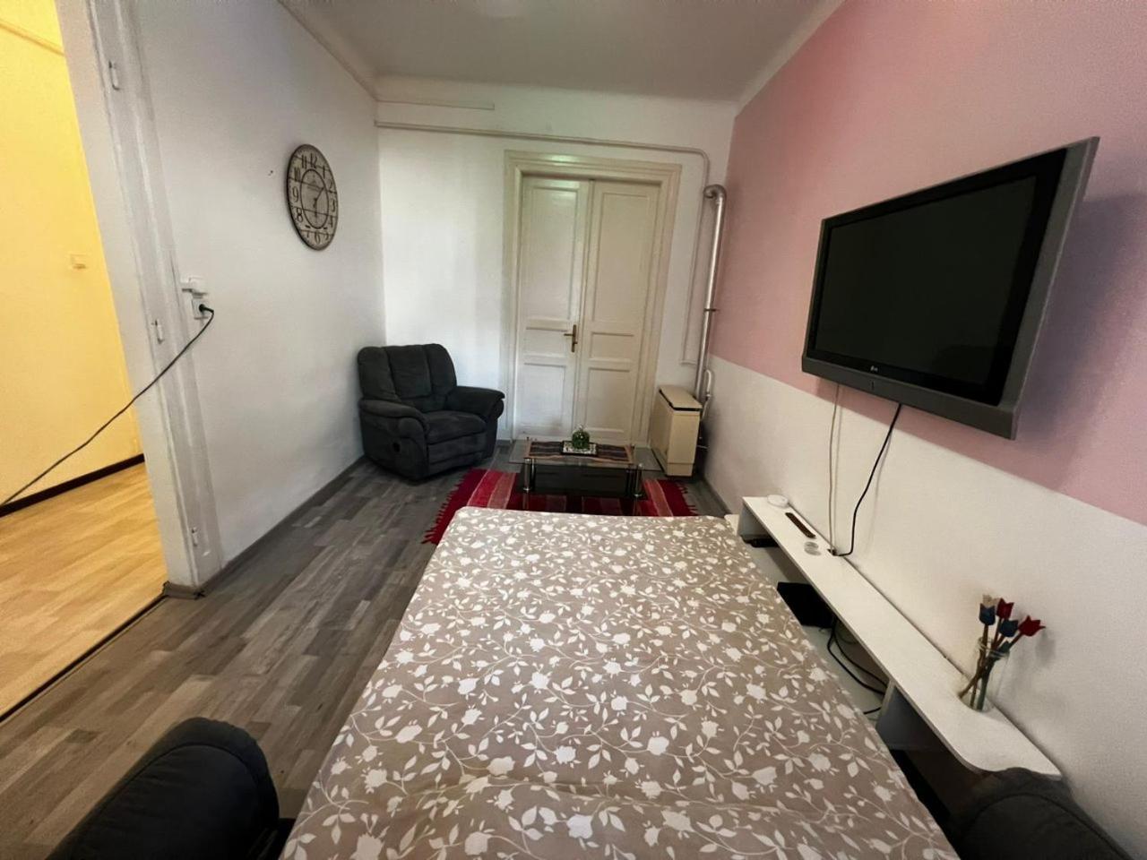 Szeged Apartment ภายนอก รูปภาพ
